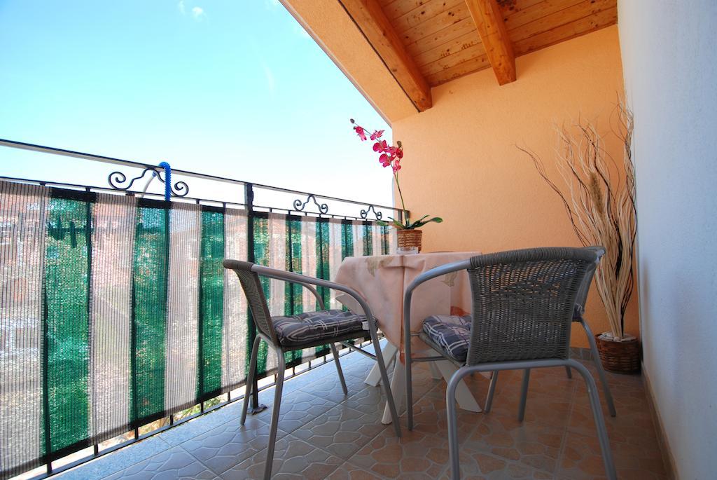 Apartments Darko روفينج الغرفة الصورة